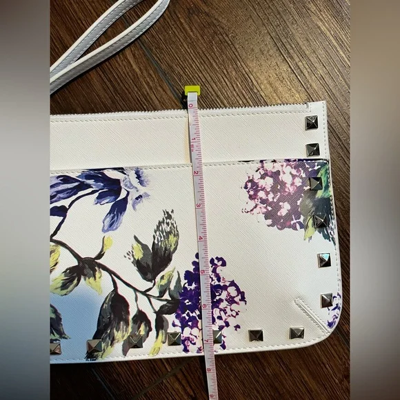 NWOT White House Black Market large wristlet/envelope clutch. - Picture 9 of 9